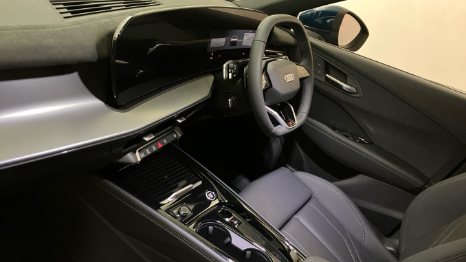 Audi Q3 1.5 TFSI S Line 5dr S Tronic Petrol Estate - Image 2